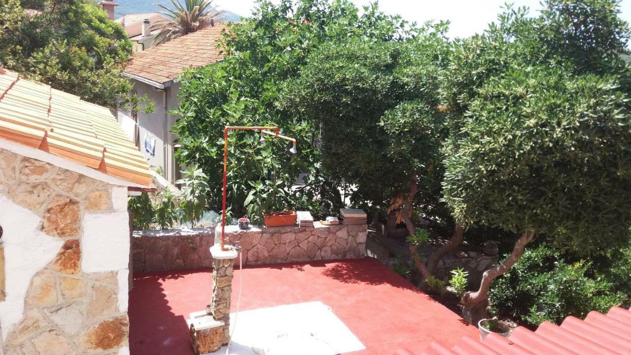 Apartments Peronja Jelsa Seafront Exterior photo